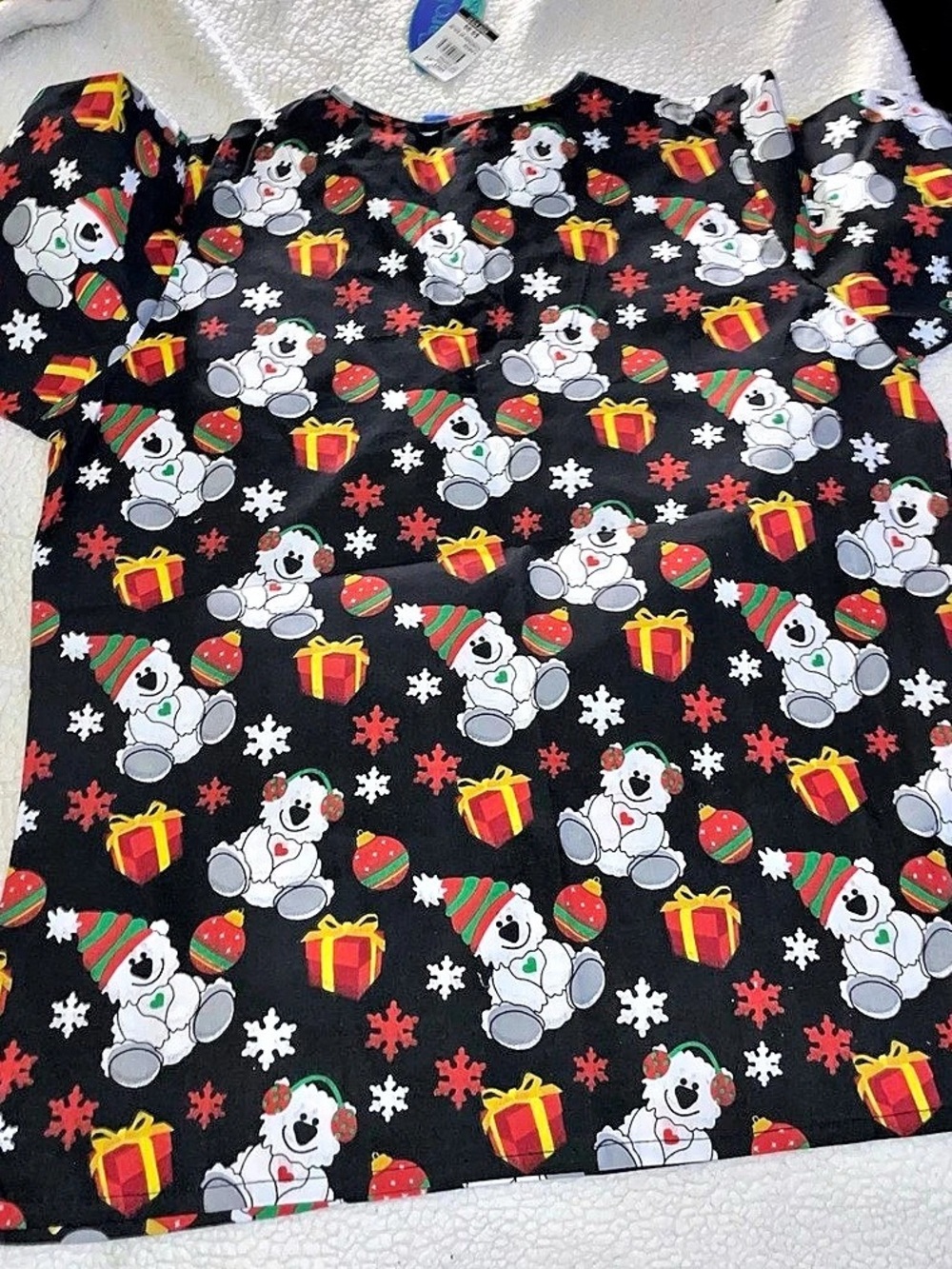 Scrub Works Holiday Bear Print Top Size Medium NWT